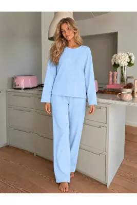 ÖZ PAMUK Kadın Uzun Kollu Desenli Raporlu Kumaş SOFT Pijama Takımı – Rahat Kesim Bisiklet Yaka Alt Üst Takım
