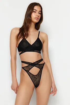 Laperissa Dantel Bralet ve Çapraz Bantlı String Takım – Siyah