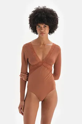 Dagi Kahverengi Dantel Detaylı String Form Mikro Bodysuit