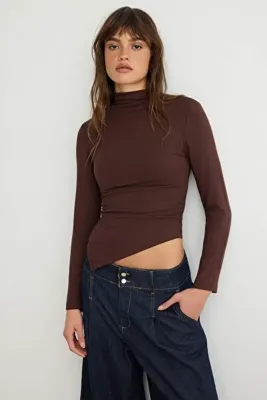 TRENDYOLMİLLA Kahverengi Fitted Büzgü/Drape Detaylı Dik Yaka Örme Bluz TWOAW25BZ00145