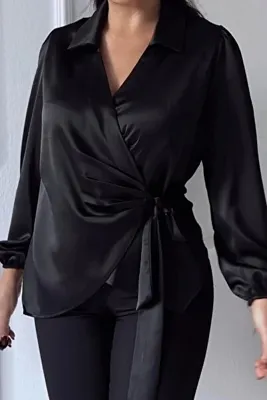 FOXY Freaky Collection Siyah Saten Kruvaze Yaka Yandan Bağlamalı Gömlek Bluz Oversize