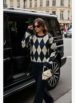 Lela Oversize Fit Bisiklet Yaka Baklava Desenli Yumuşak Dokulu Kazak Kadın KAZAK 4616223