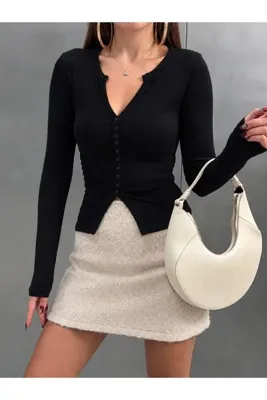 CrepTekstil Kadın V Yaka Düğmeli Uzun Kollu Slim Fit Viskon Ribana Bluz Siyah