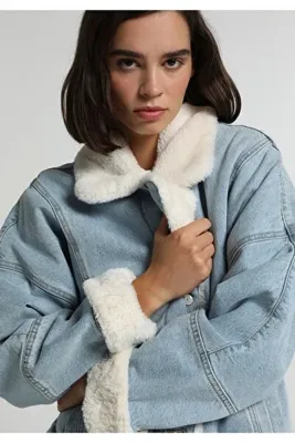 Colins Oversize Fit Düğmeli Astarlı Kürklü Kadın Bleach İndigo Denim Ceket