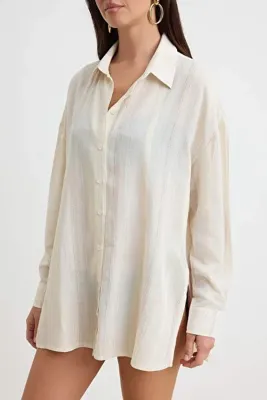 TRENDYOLMİLLA Ekru Dokuma Simli Oversize Plaj Gömlek TBESS26GO00005