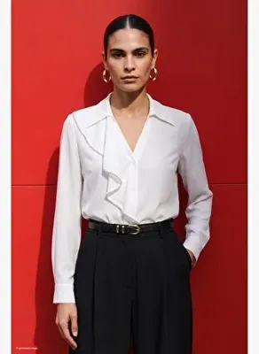 Sateen Fırfır ve Aksesuar Detaylı Gömlek - Ekru
