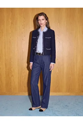 Koton Slim Fit Uzun Kollu Bisiklet Yaka Kontrastlı Düğmeli Tüvit Ceket
