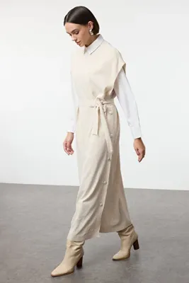 Trendyol Modest Taş Düğme Detaylı Triko Süveter Elbise TCTAW24UV00038