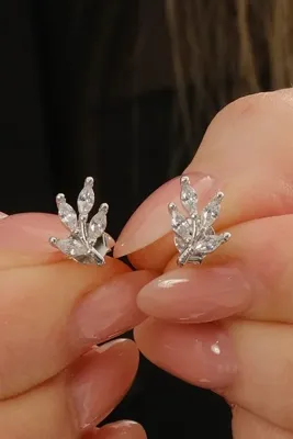 Söğütlü Silver Gümüş rodyumlu (MARKIZ) kesim zirkon taşlı yaprak küpe SGTL12837RODAJ