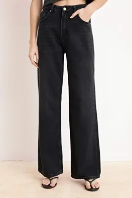 TRENDYOLMİLLA Siyah More Sustainable YUMUŞACIK Tencel Karışımlı Yüksek Bel Wide Leg Jeans TWOSS26JE00137