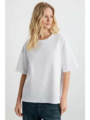Grimelange LAGERTHA Kadın %100 organik Pamuklu Kalın Dokulu Oversize Fit Yuvarlak Yakalı BEYAZ T-Shirt