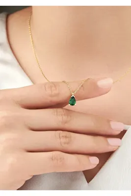 LİNOVE JEWELLERY Gümüş Damla Kolye, 925 Ayar Gümüş Üzeri Altın Kaplama Kolye Zümrüt Kolye, Yeşil Taşlı Göz Yaşı Kolye