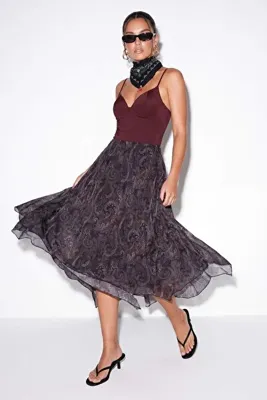 Drop by TrendyolMilla Siyah Asimetrik Şal Desen Şifon Etek TDRSS26ET00040