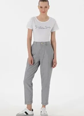 U.S. Polo Assn. Kadın Lacivert Çizgili Keten Karışımlı Carrot Fit Kanvas Pantolon 50309090-VR033