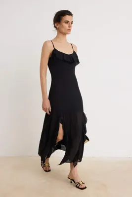 TRENDYOLMİLLA Siyah Düz A-line/Çan Form Fırfırlı İnce Askılı Astarlı Esnek Örme Elbise TWOSS26EL01043
