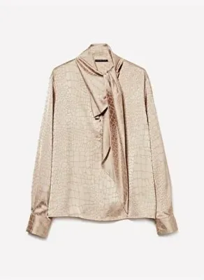 Sisley Kadın Bej Desenli Boynu Bağlamalı Kolları Manşetli Parlak Bluz
