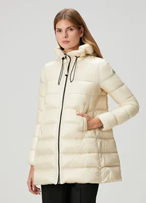 Moncler Suyenne Krem Kapüşonlu Puffer Mont