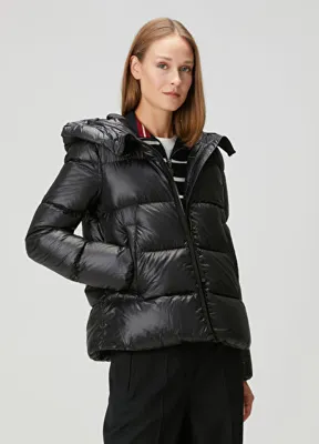 Moncler Serittes Siyah Kapüşonlu Puffer Mont
