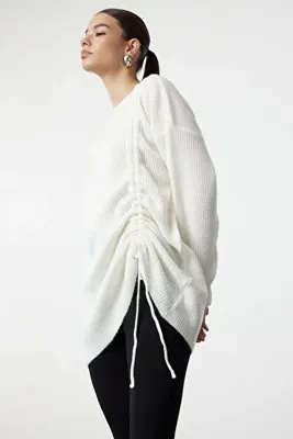 Trendyol Modest Ekru Selanik Örgü Büzgü Detaylı Triko Kazak TCTAW25AK00001