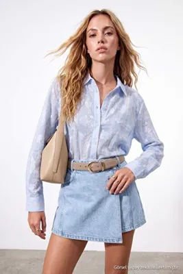 Drop by TrendyolMilla Mavi Çiçek Baskılı İşleme Detaylı Şifon Gömlek TDRSS26GO00130