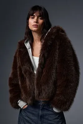 Bershka Kapüşonlu kürk ceket
