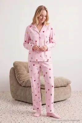 TRENDYOLMİLLA Pembe Yılbaşı/Kış Temalı Yumuşak Waffle Örme Pijama Takımı THMAW27PT00233