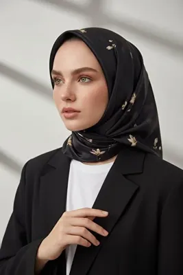 Vissona Rayon Çıtır Çiçek Desenli Siyah Renkli 90x90 Eşarp (İpek İçermez) Kenar Dikiş Şekli El Dikişli