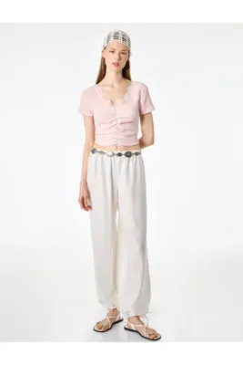 Koton Bürümcük Kumaş Dantelli Slim Fit V Yaka Büzgülü Bel Vurgulu Crop Tişört