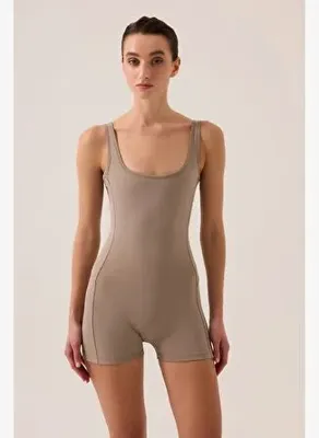 Los Ojos x Ece Vizon Kare Yaka Askılı Kısa Spor Tulum Unitard