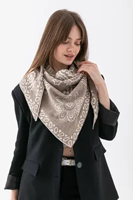 Wega Moda Kadın Üçgen Desenli Çift Yönlü Triko Şal