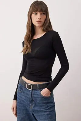 TRENDYOLMİLLA Siyah Transparan Esnek Vücuda Oturan Örme Bluz TWOAW26BZ00306
