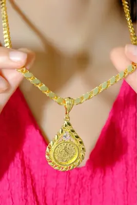 aytekgold 8 Ayar Tuğralı pullu beyaz taşlı kolye