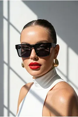 Eyesofia Rowena Unisex Siyah Gold Detaylı Güneş Gözlüğü