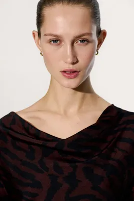H&M Degaje Yakalı Üst