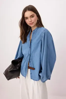 TRENDYOLMİLLA Mavi Hakim Yaka Balon Kol Denim Gömlek TWOSS26GO00073