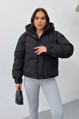 msm fashion Kadın Kısa Şişme Mont Kapüşonlu Düğmeli Fermuarlı Çift Cepli Dik Yaka Uzun Kollu Bileği Cırtlı Şişme