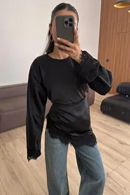 solena sln Kadın Saten Asimetrik Güpür Detaylı Bluz