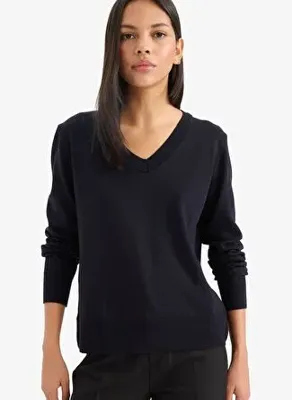 DeFacto Relax Fit Yumuşak Dokulu V Yaka Basic Triko Kazak C4024AX25WN