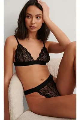 DEEP SECRET SİYAH FULL DANTEL BRALET TAKIM DS20095BRT