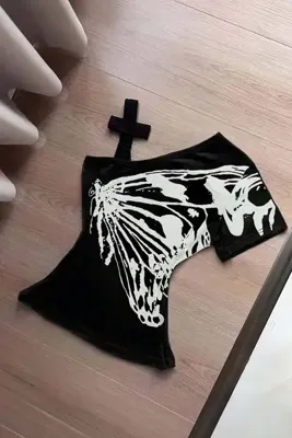 Köstebek Kelebek Desenli Gothic Cross Bluz