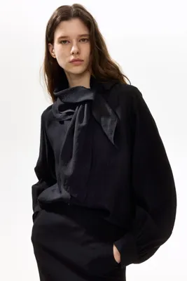 H&M Fular Detaylı Gömlek