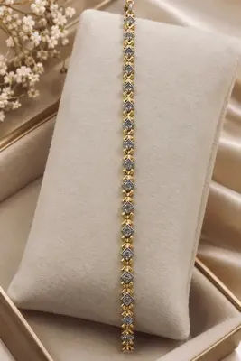 Genel Markalar Zirkon Taşlı Su Yolu Kadın Bileklik - Gold Renk Kare Detaylı Baget bileklik