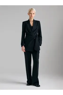 Sisley Kadın Siyah Viskoz Karışımlı Önü Bağlama Detaylı Uzun Blazer