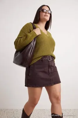 Trendyol Curve Yağ Yeşili Oversize Dantel Detaylı V Yaka Kazak TBBAW27AN00080