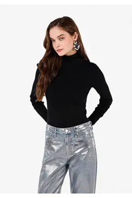 Colins Slim Fit Balıkçı Yaka Kadın Siyah Kazak