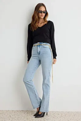 TRENDYOLMİLLA Mavi Orta Esnek Normal Bel Flare İspanyol Paça Jeans TWOAW27JE00148