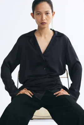 H&M Erkek Yakalı Saten Gömlek
