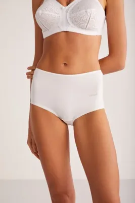 Kom 2 siyah 2 beyaz 2 ten karısık  Penye Likra Compact Basic Maxi Külot 6 Lı yeni sezon modaL