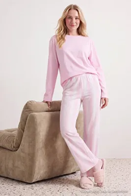 TRENDYOLMİLLA Pembe %100 Pamuklu Çizgili Örme Pijama Takımı THMAW25PT00188