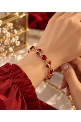 Genel Markalar Kırmızı Taşlı Yaprak Desenli Gold Kadın Bileklik